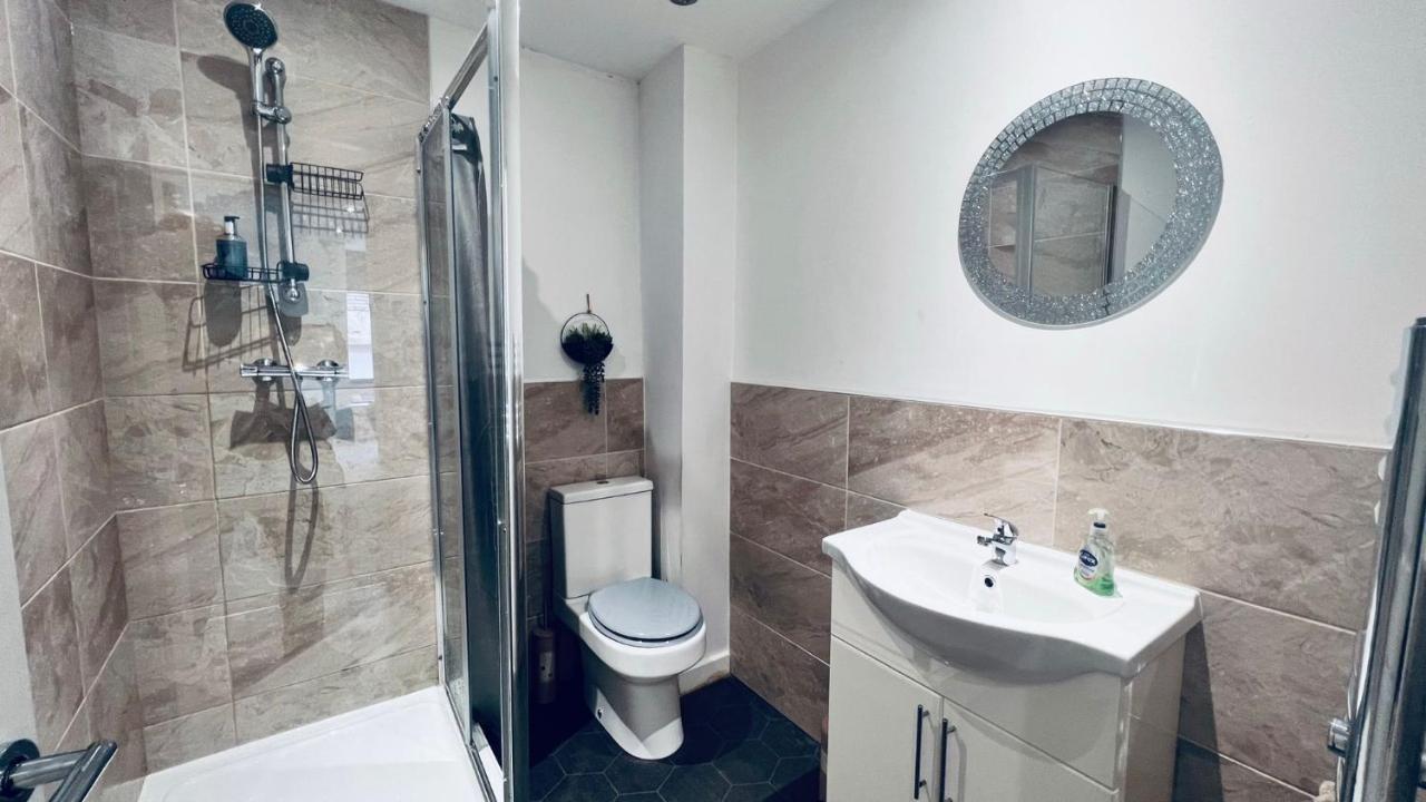 Kinetic Stays - Liverpool Apartments Luaran gambar